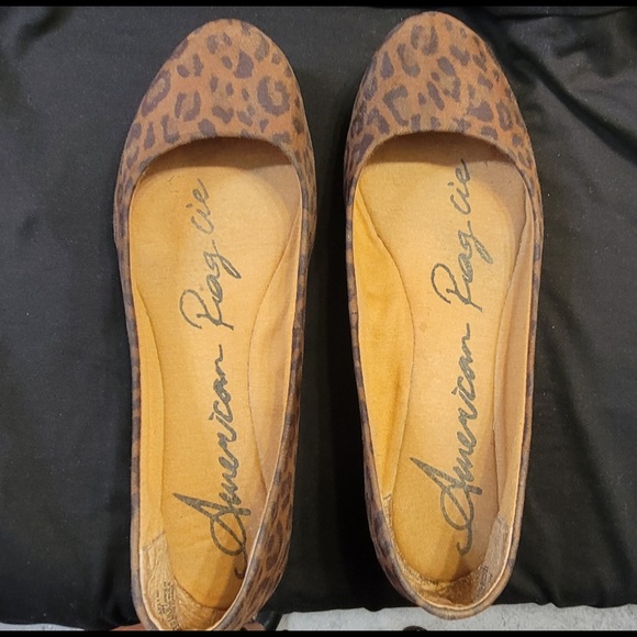 Leopard Print Flat Shoes - Picture 7 of 9